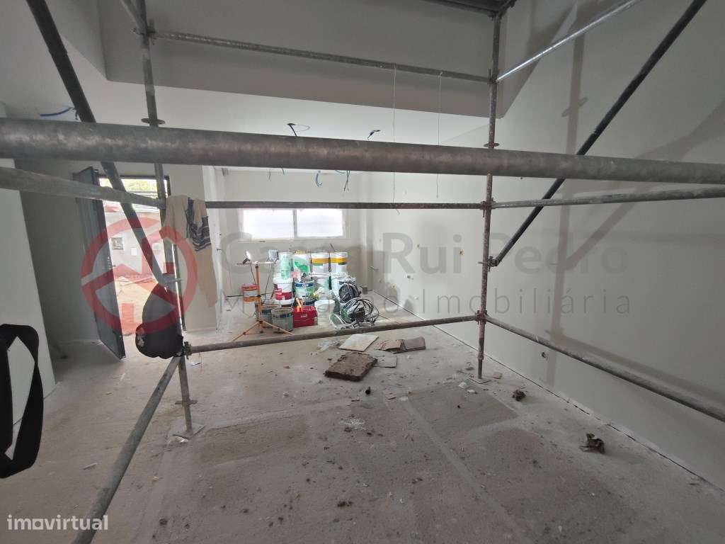 Moradia Geminada T3+1 com Piscina e Jardim - Grande imagem: 4/36