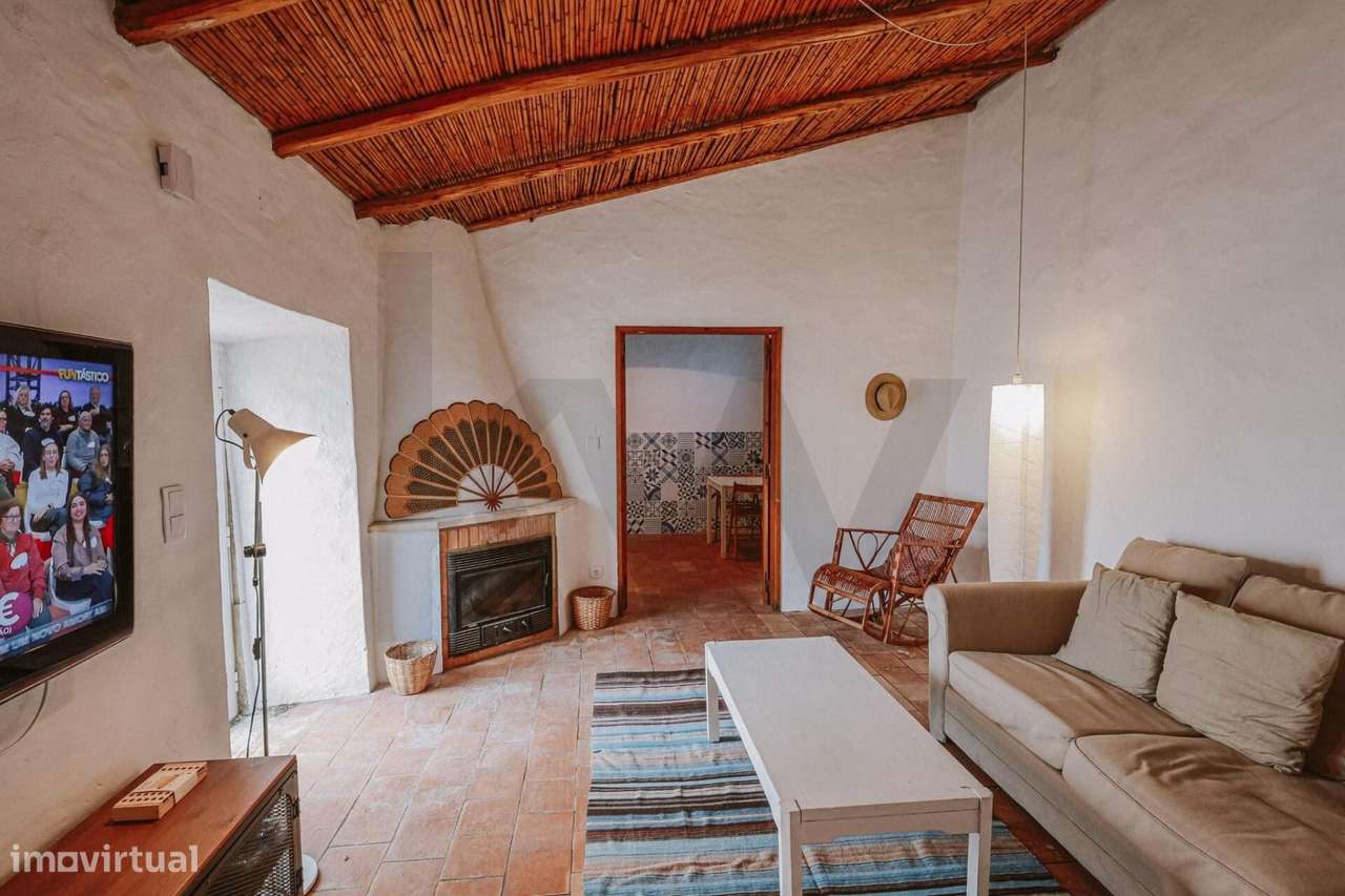 MORADIA  ESPAÇO EXTERIOR  E ZONA DE ESTACIONAMENTO PRIVATIVO-11