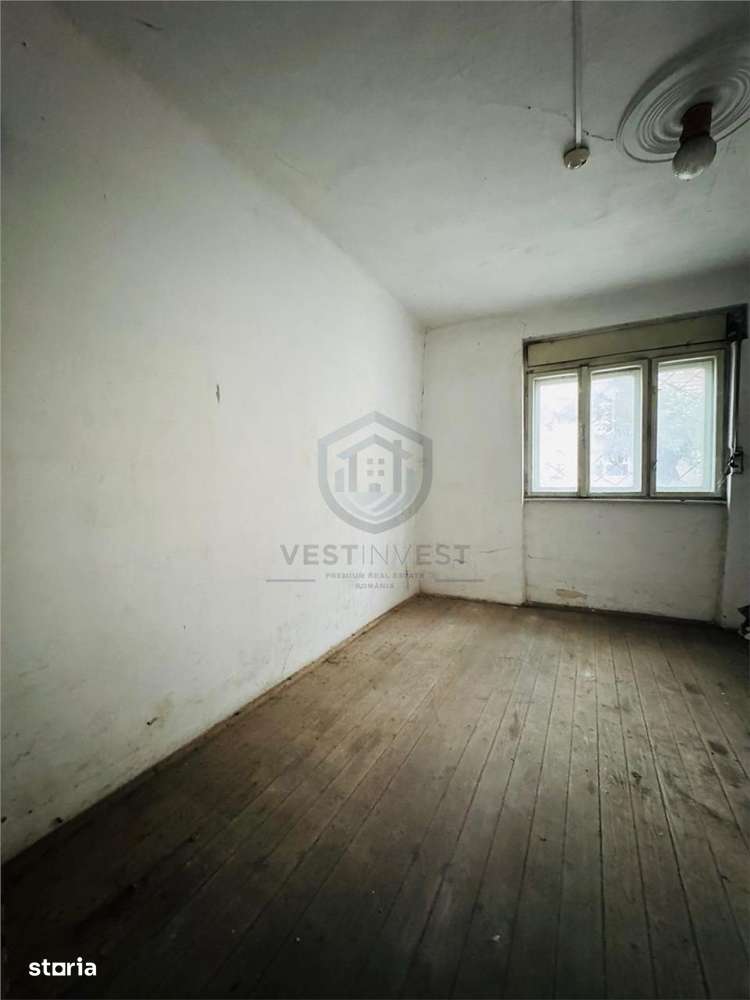 Casa singur in curte cu acces auto si teren 270 mp in zona Razboieni - Imagine principală: 2/4