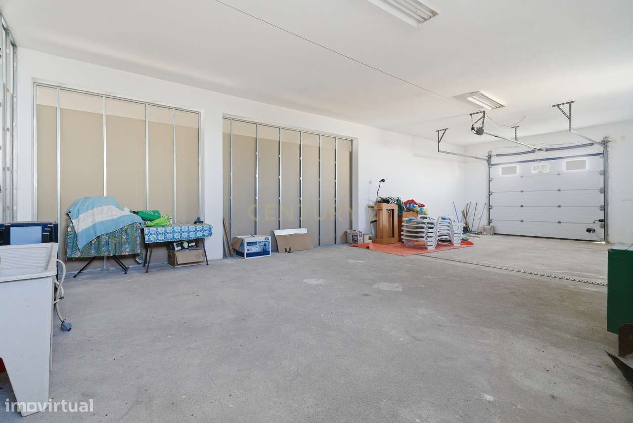 Moradia T5 com Garagem e Piscina em Miragaia, Lourinhã-42