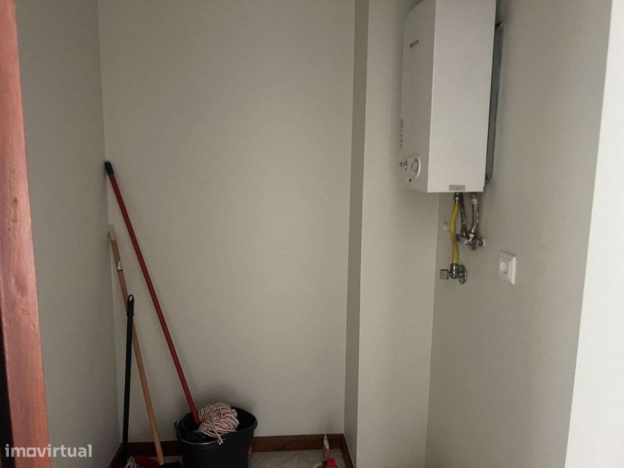 Arrendamento excelente t3 com garagem-14