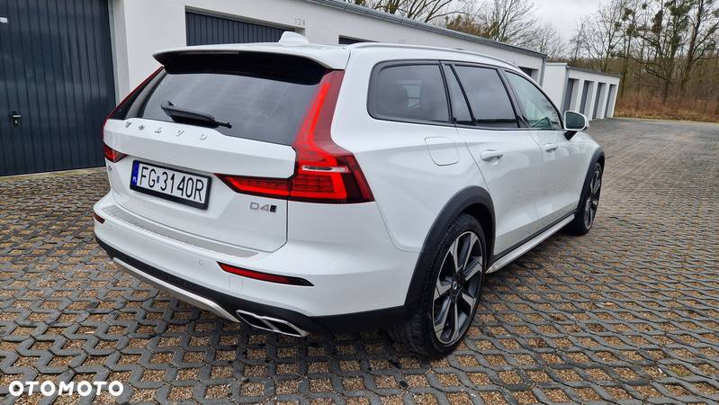 Volvo V60 Cross Country Pro D4 AWD - 26