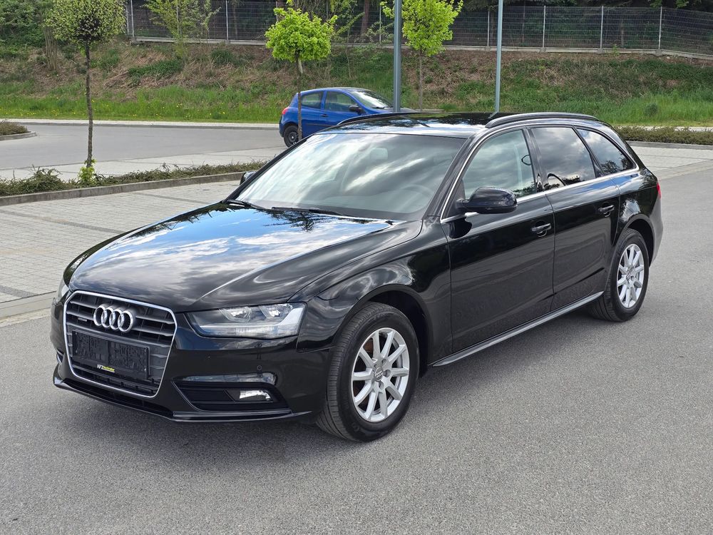 Audi A4 B8 2.0 TDI DPF quattro Attraction 2012