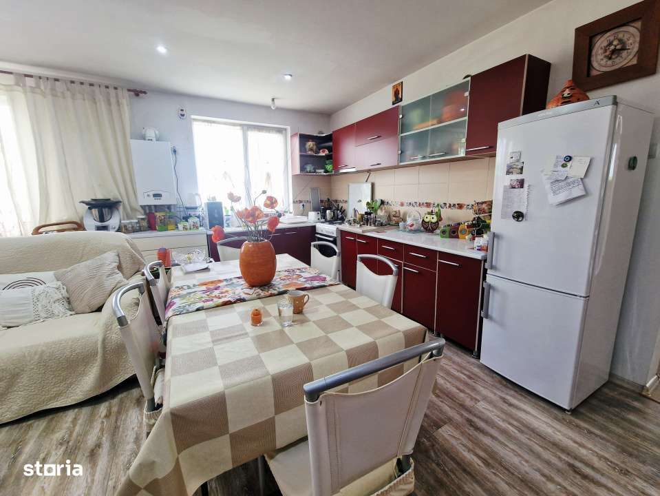 Casa cu suflet in centrul Medgidiei– gradina superba - Imagine principală: 5/19