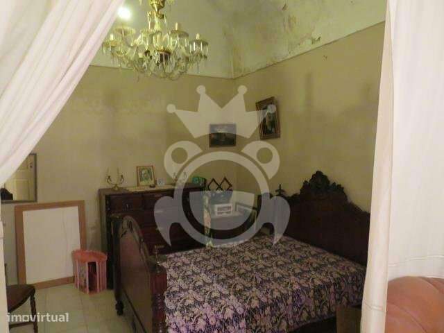 MORADIA NO CENTRO DE REGUENGOS - Grande imagem: 5/44