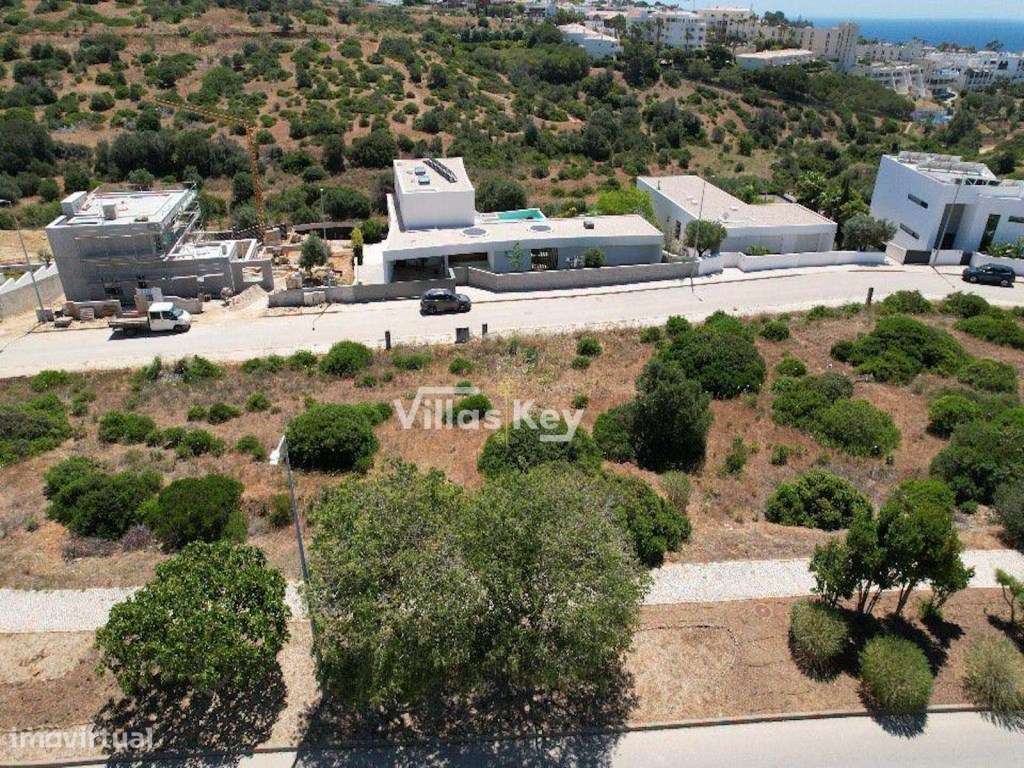 Terreno com 1255 m2 para construção de uma moradia com 230 m2, cust... - Grande imagem: 4/16