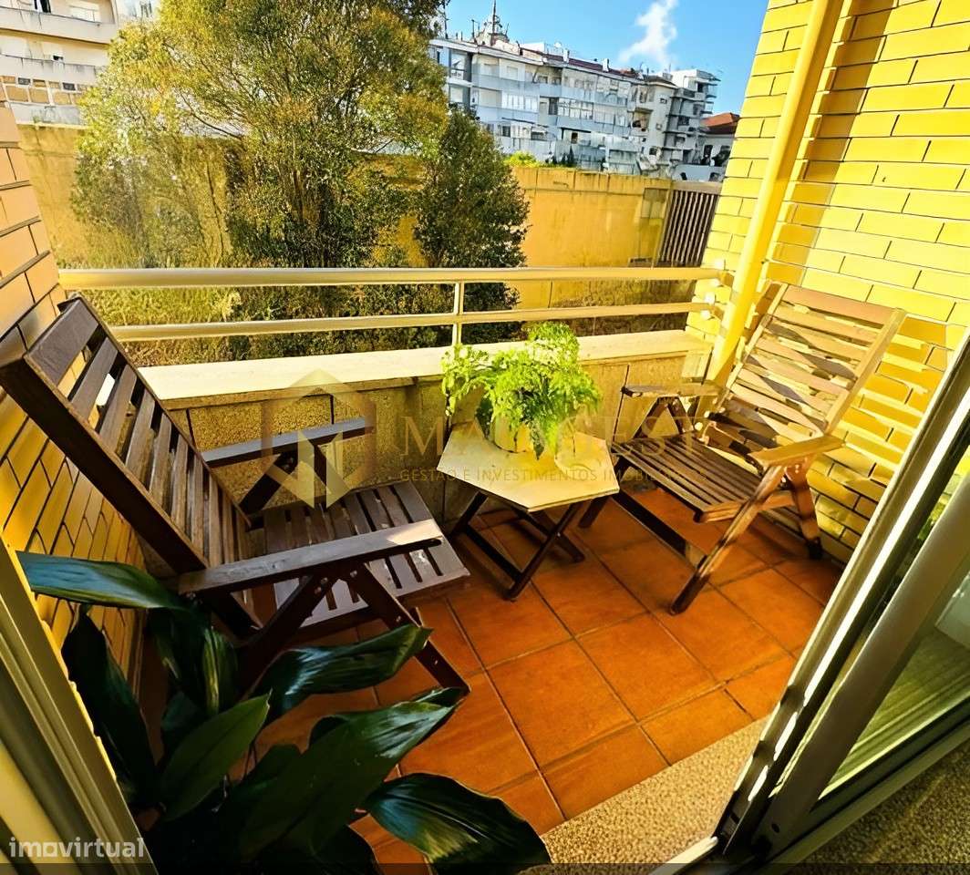 Apartamento T1 com Varanda e Lugar de Garagem na Foz do Douro - Grande imagem: 4/16