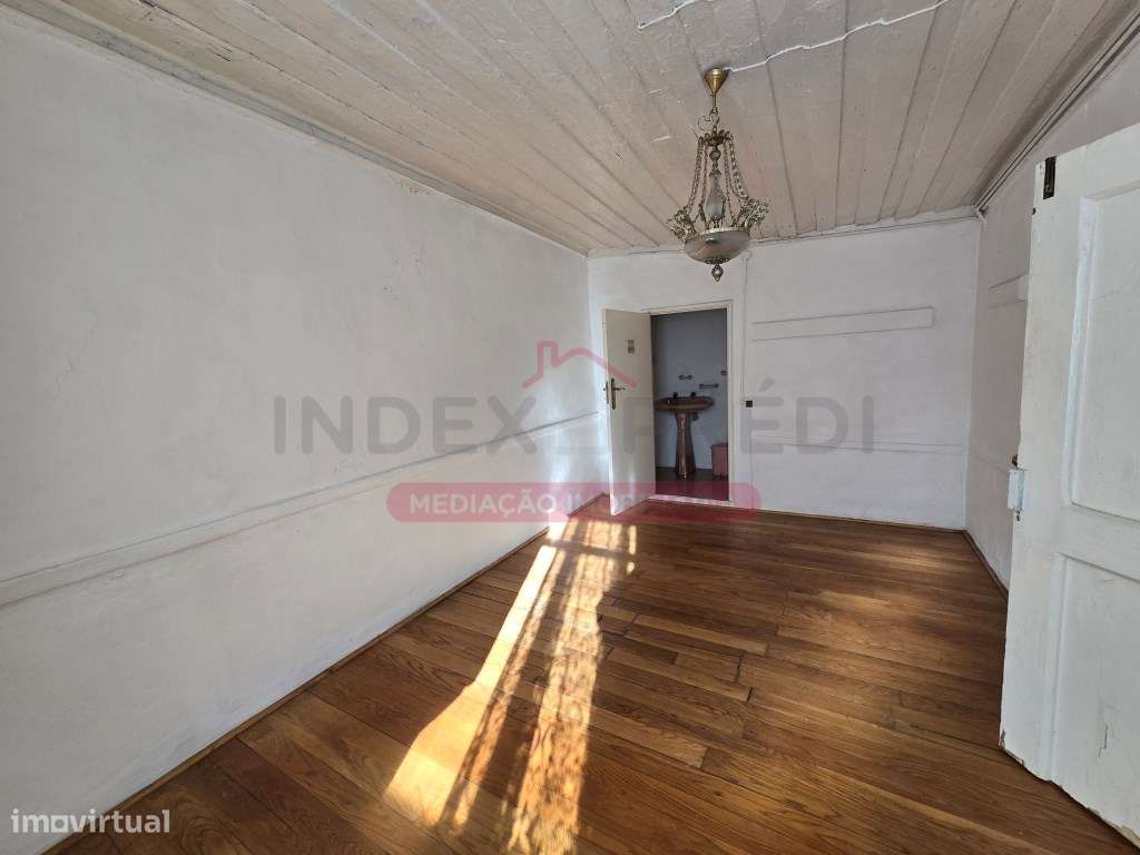 Prédio com varias frações Autónomas - Venda Judicial - Guarda-22