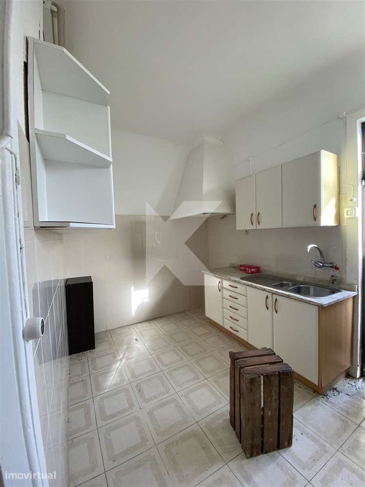 Moradia T2 à beira mar para remodelar-6