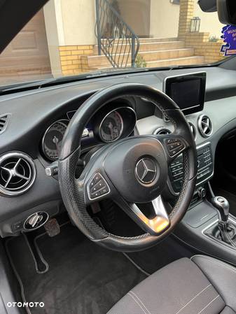 Mercedes-Benz GLA 180 d Activity Edition - 13