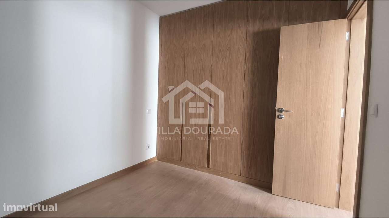 T0+1 Novo com lg Garagem em O. do Douro-13
