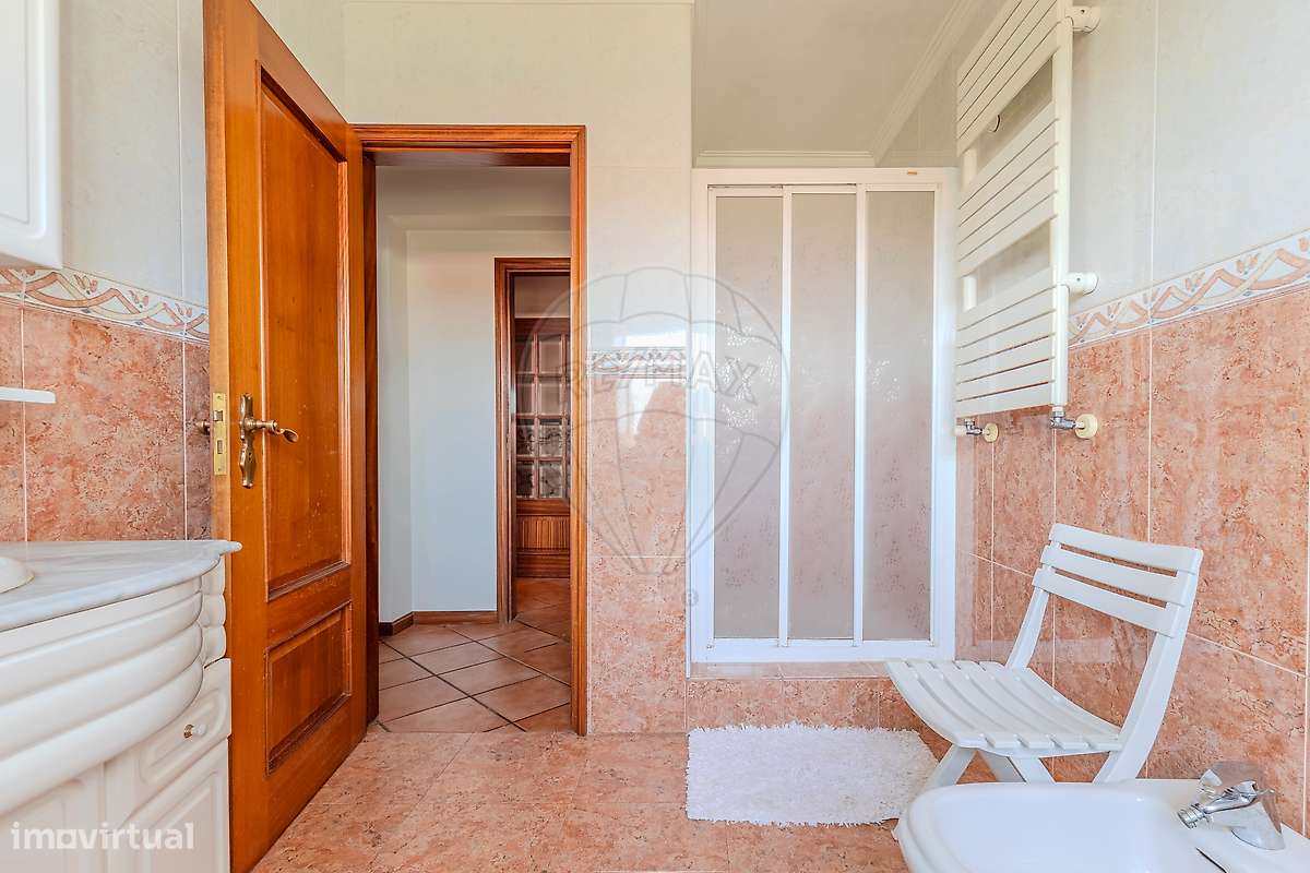 Moradia T4 para venda-10