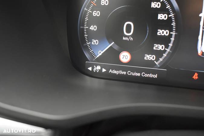 Volvo XC 60 B4 D AWD Geartronic Momentum Pro - 19