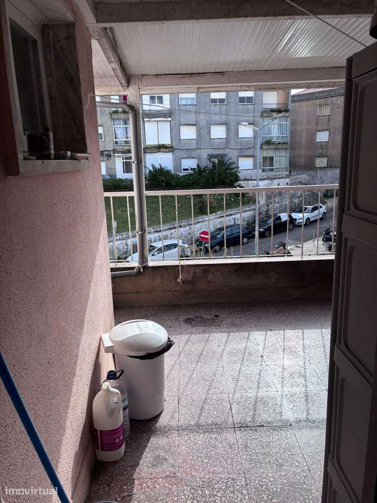 Excelente oportunidade em Queluz – T1 transformado em T2 com elevado p-6