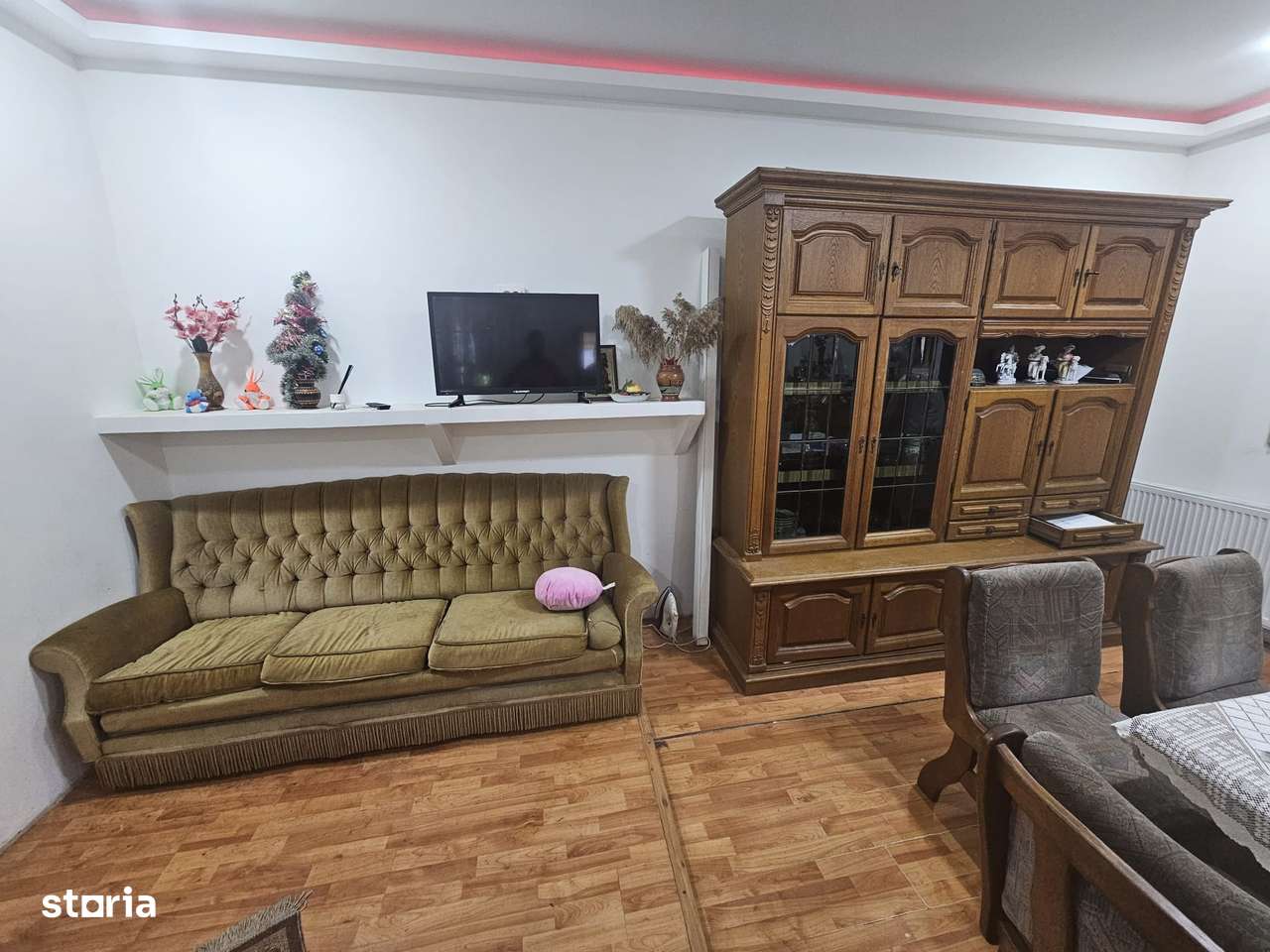 Casă de vânzare în Curtea de Argeș. - Imagine principală: 5/7