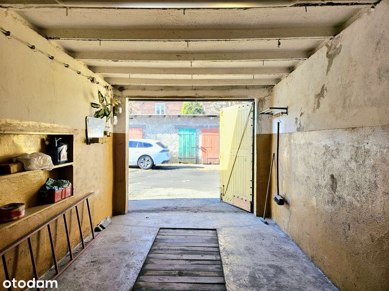 Garaż murowany z kanałem na osiedlu Toruńskim-4