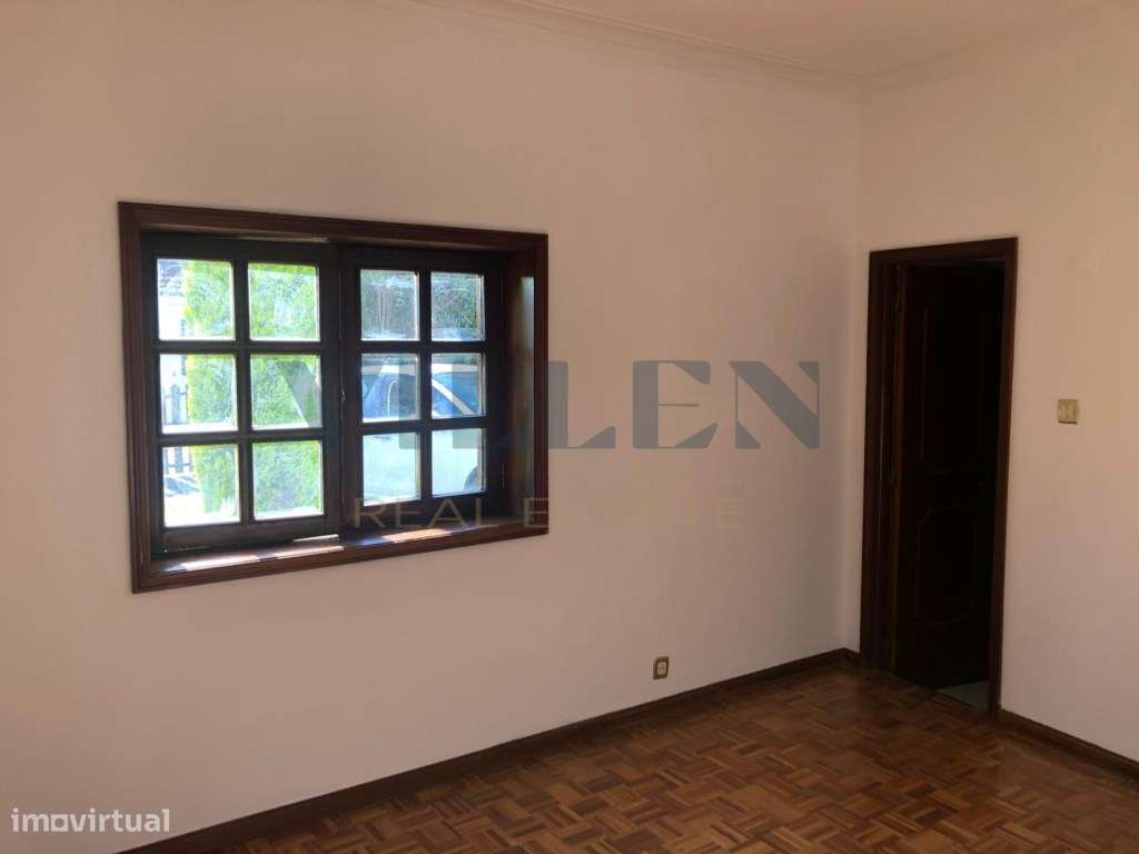 Moradia Geminada T2 em Pedroso Espaço, Natureza e Potencial!-12