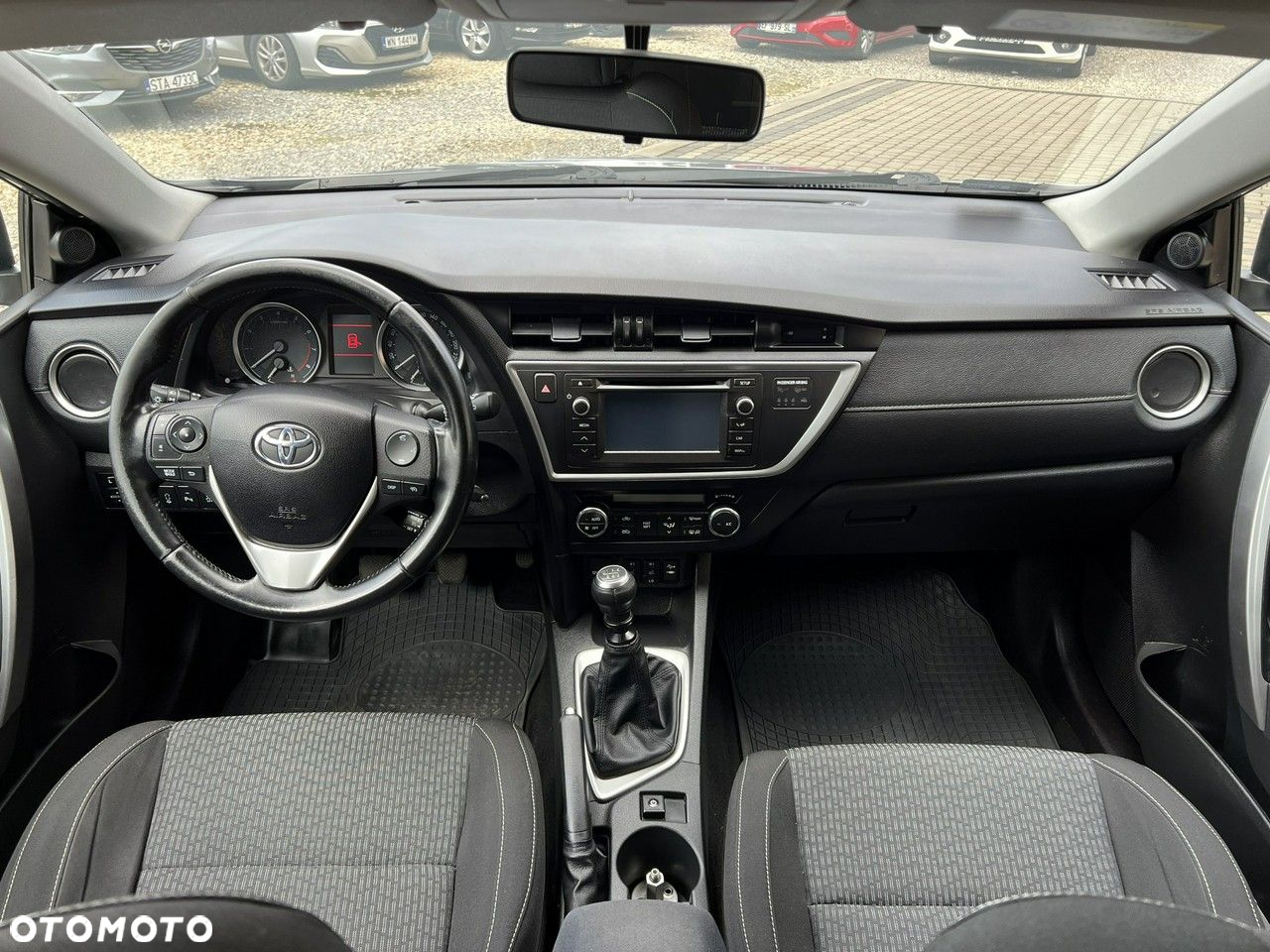 Toyota Auris 1.6 Premium - 12