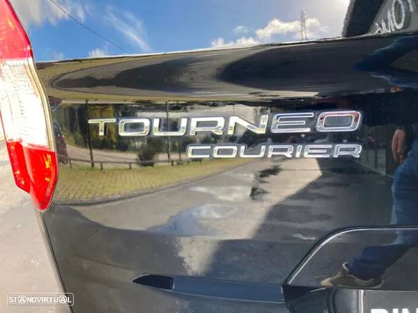 Ford Tourneo Courier 1.0 EcoBoost S&S Titanium - 11