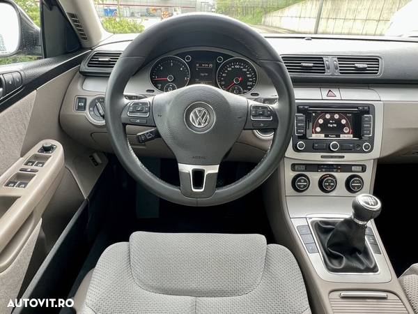 Volkswagen Passat 1.6 TDI DPF BlueMotion Technology Comfortline - 5