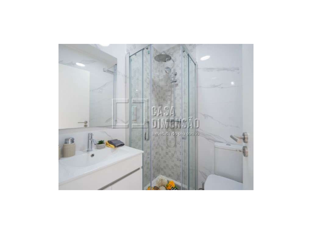 Apartamento de tipologia T2 com varanda, mobilado e equipado em Ben...-15