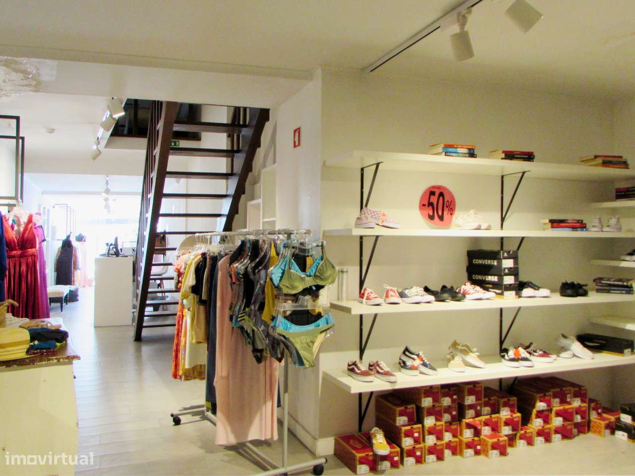 Prédio no Centro Histórico de Santarém - Grande imagem: 5/23