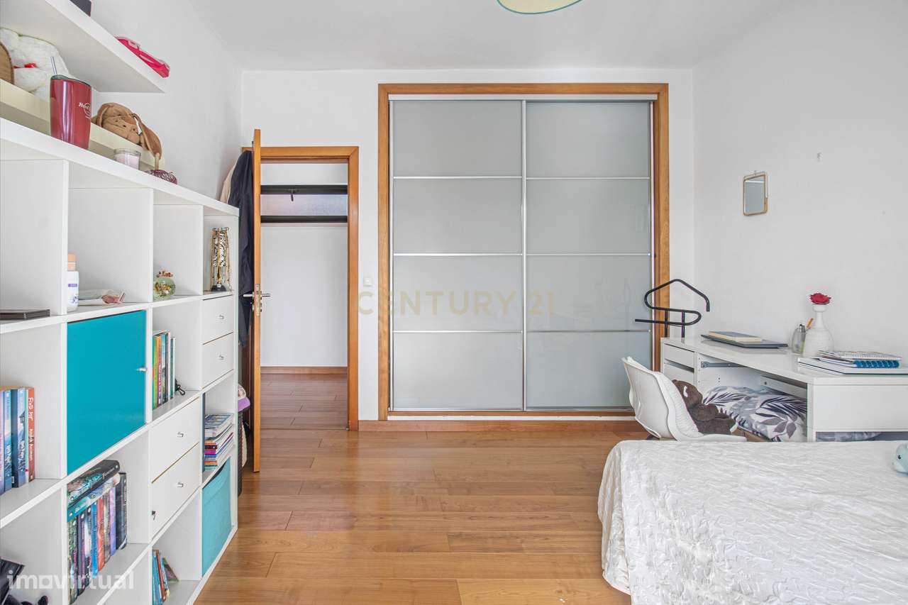 Moradia Isolada T4 291m2 em Lote de 1050 m2 em Mucifal, Colares, Sintr-40