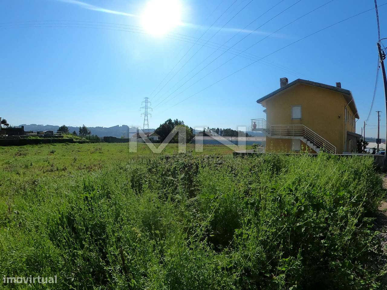 Terreno plano - 2.050m² - Viabilidade para casa Terrea-16