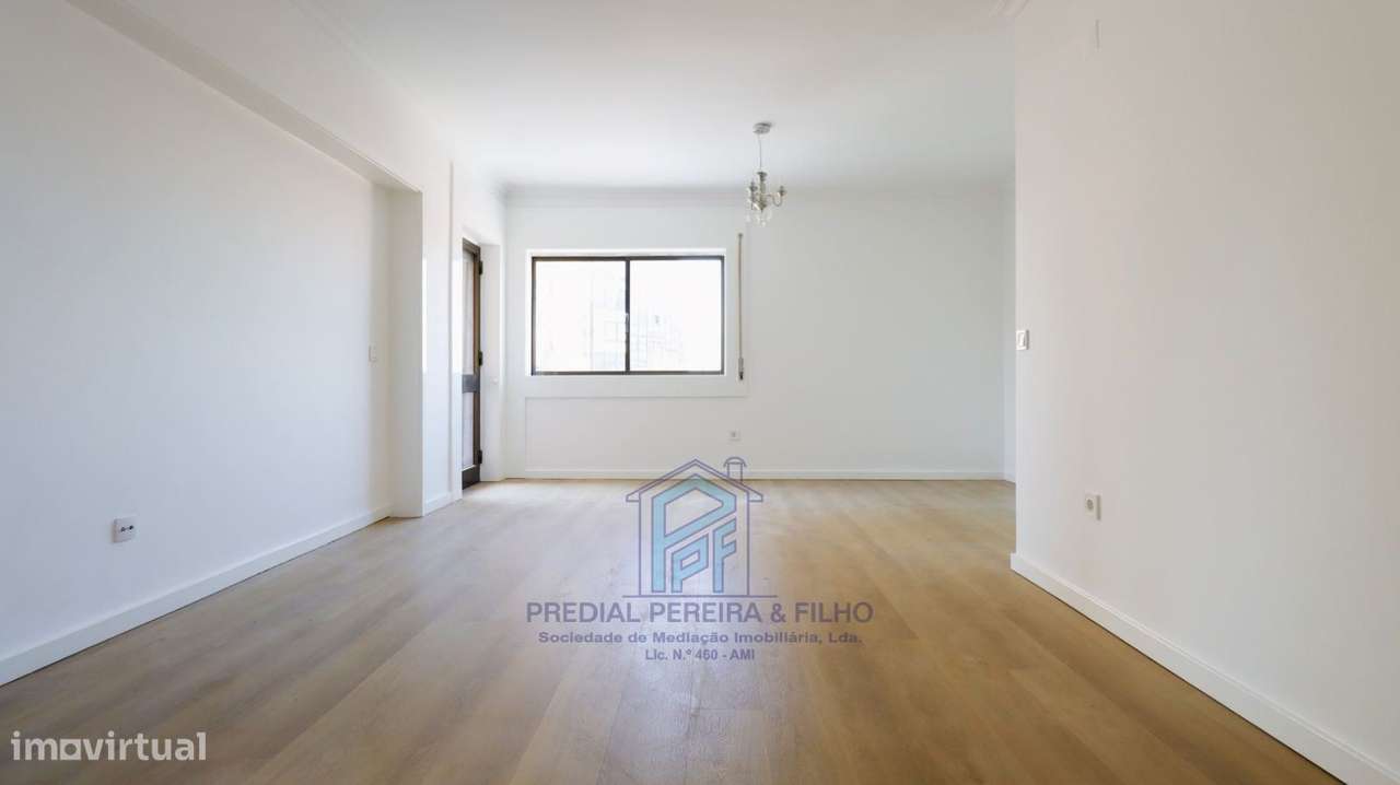 Apartamento T2 Remodelado - Rio Tinto | Centro - Junto ao Continente-0