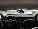 Volvo XC 60 B4 B Plus Dark - 10