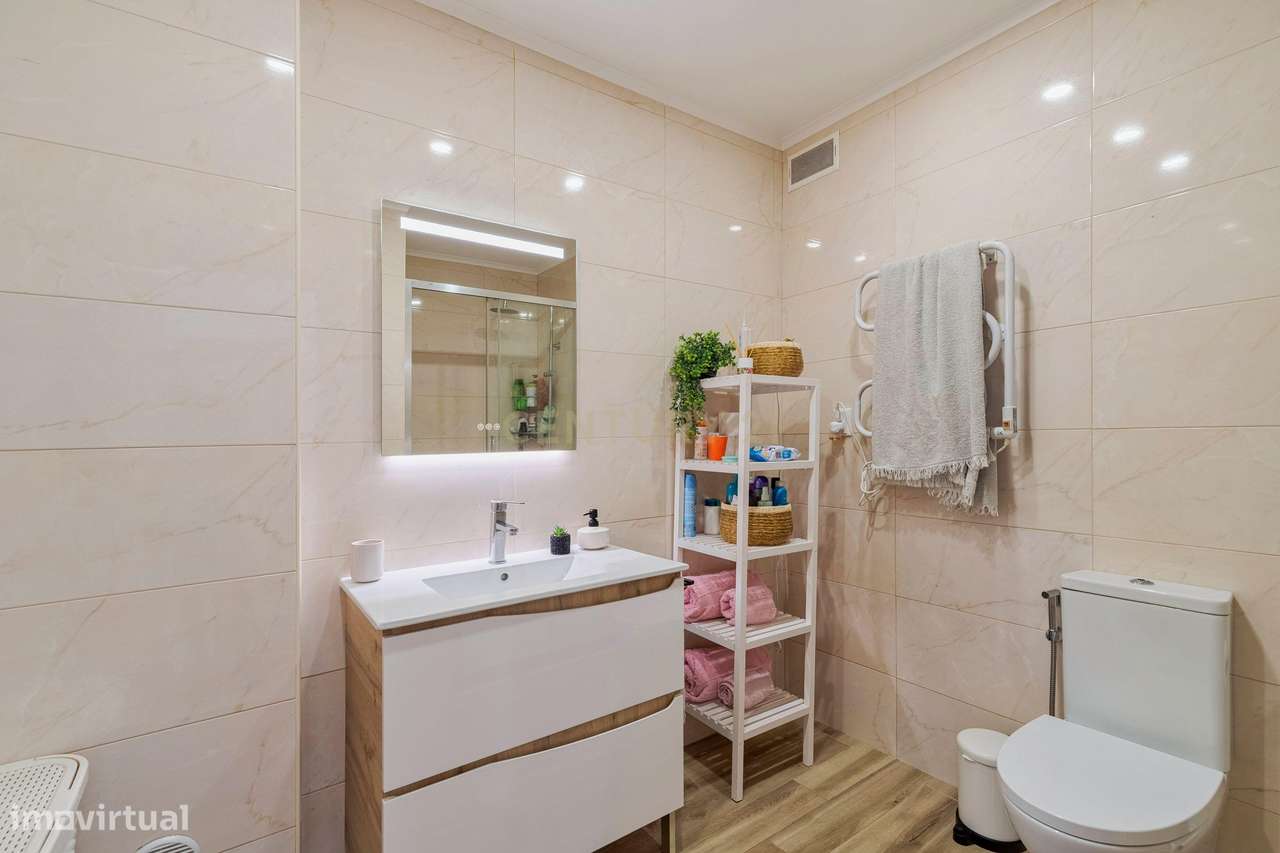 Apartamento T3 com varanda  no Feijó-12