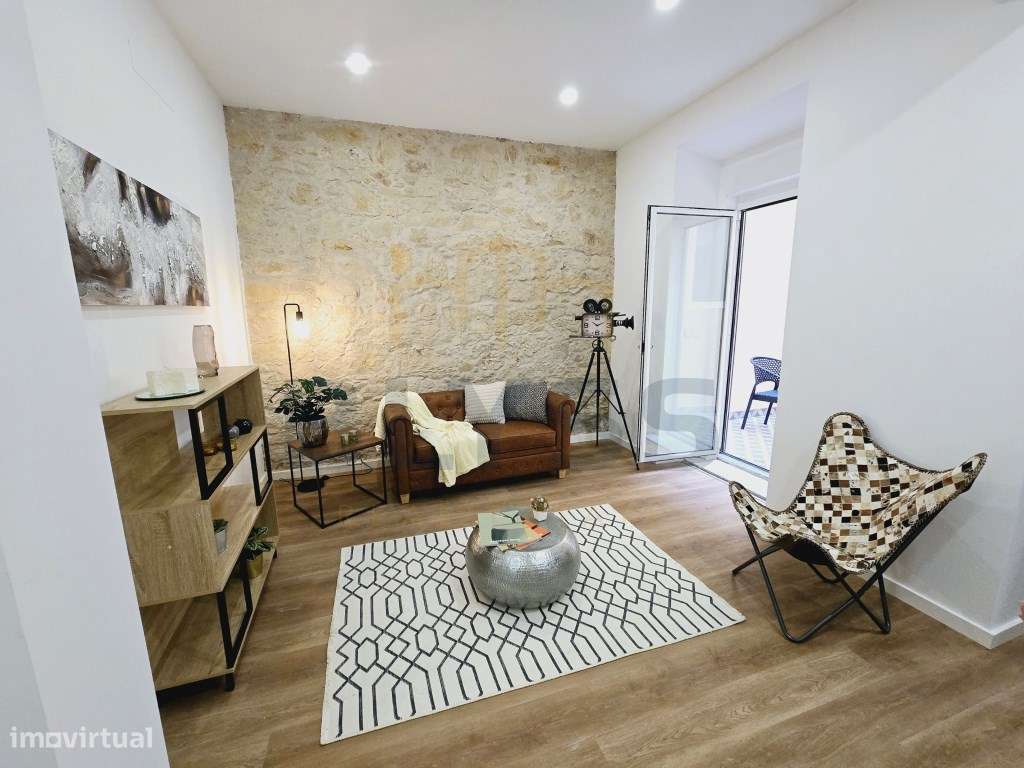 Apartamento T2 Em Remodelação Total, Benfica *Oferta da escritura-9