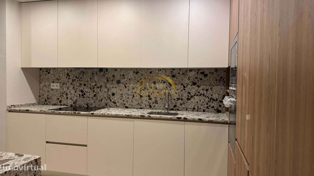 Apartamento T5 convertido num Luxuoso T3 – Av. Conde Valbom, Avenidas - Grande imagem: 4/33