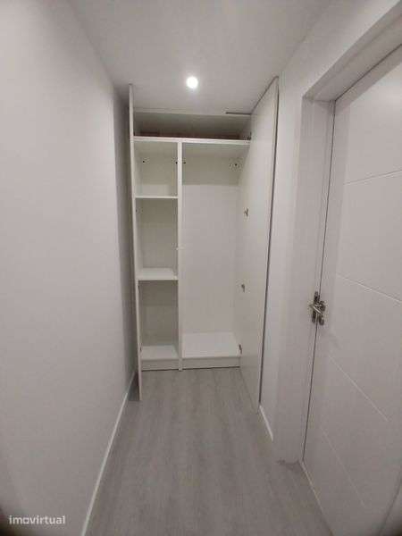 Apartamento T2 com excelente potêncial – Guarda (Zona do Torrão) - Grande imagem: 5/12