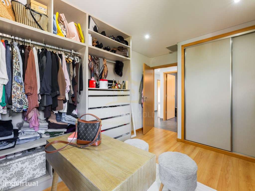 Moradia de Luxo Exclusiva de Arquitetura Moderna-21
