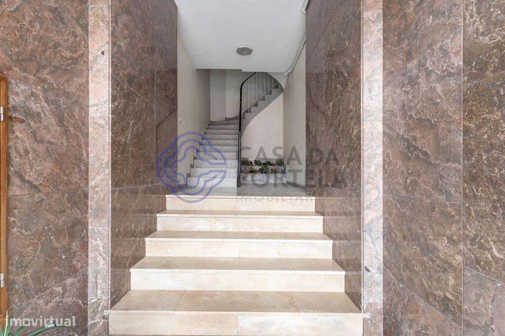 Apartamento T3 nas Antas – Rua Barros Lima | Centro do Porto - Grande imagem: 3/25