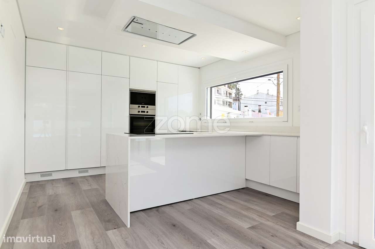 Moradia T4 de Luxo com Piscina – Costa da Caparica - Grande imagem: 4/31