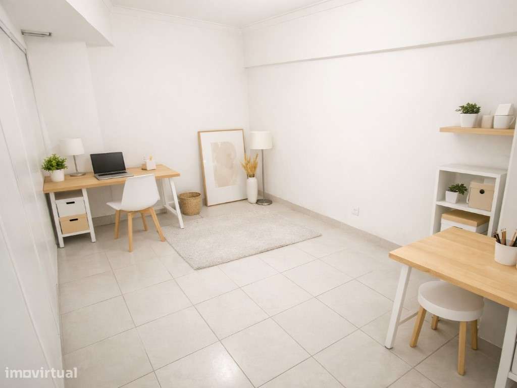 Espaço versátil com 125 m²: ideal para habitação ou serviços-19
