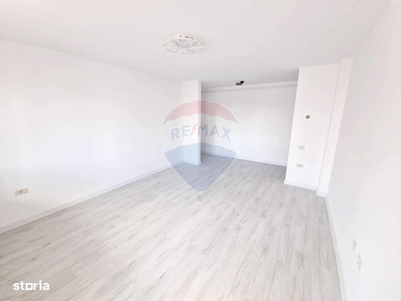 Apartament nou, 2 camere cu balcon - Imagine principală: 2/20
