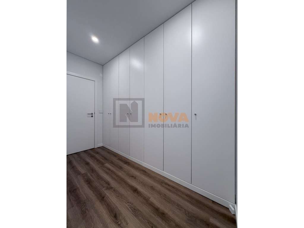 T3 Último Piso em Famões | 165 m² | Domótica | Classe A | 2 Lugares...-12