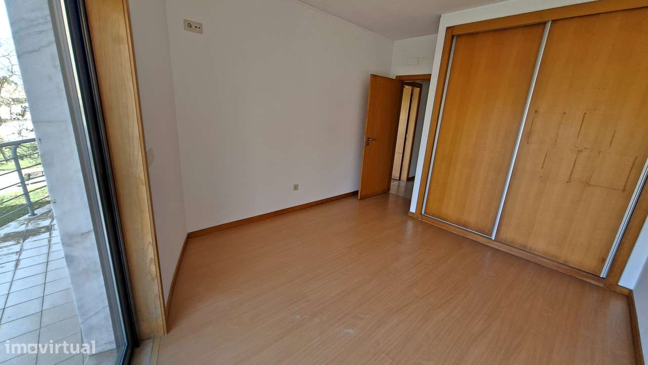 Apartamento T4 com 297m², Garagem e Lugar  estacionamento  Pinhal Novo-16
