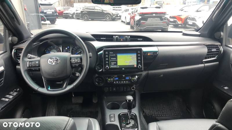 Toyota Hilux 2.8 D-4D Double Cab Invincible Sport 4x4 - 12