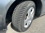 Volkswagen Touran 2.0 TDI DPF Highline - 19