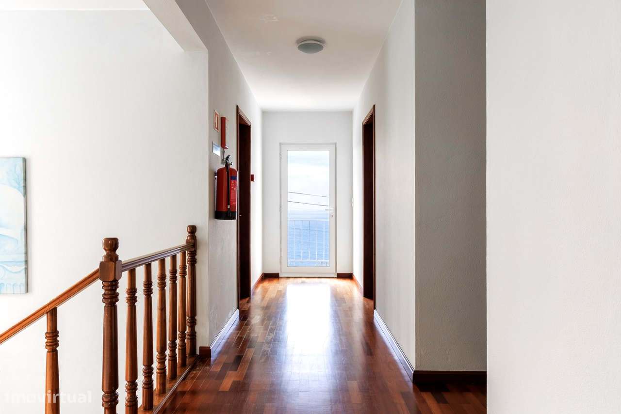 Moradia T7 com vista mar preparada para Alojamento-17