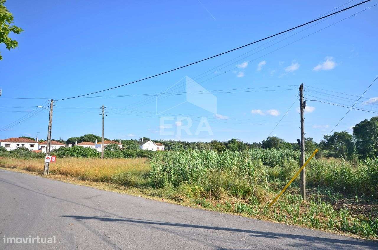 Terreno com 11.400 m2 - Grande imagem: 2/7