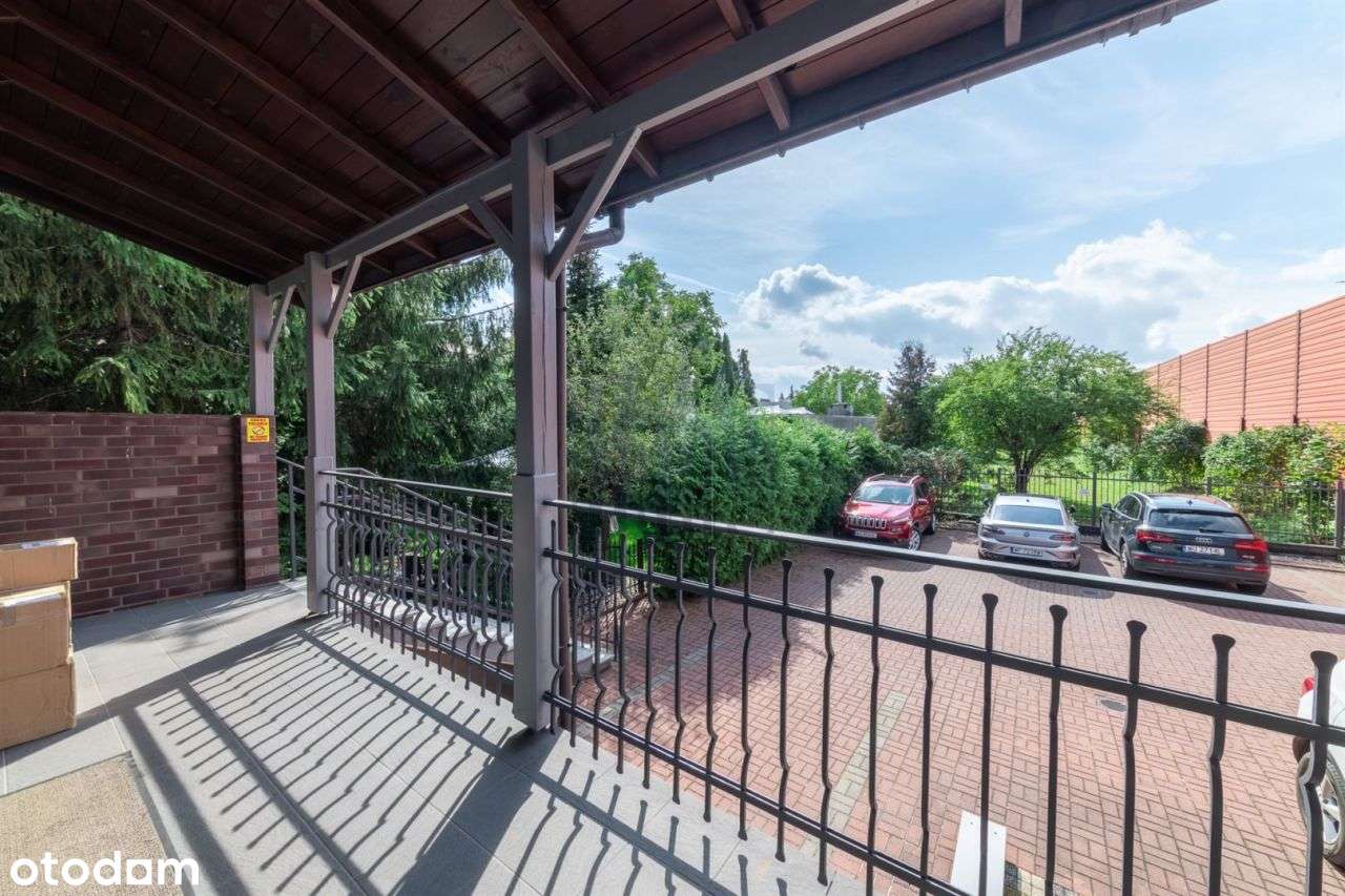 Budynek biurowy do sprzedania-9