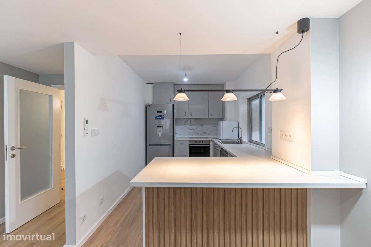 Apartamento T3 renovado | Bonfim, Porto | 105 m2-1