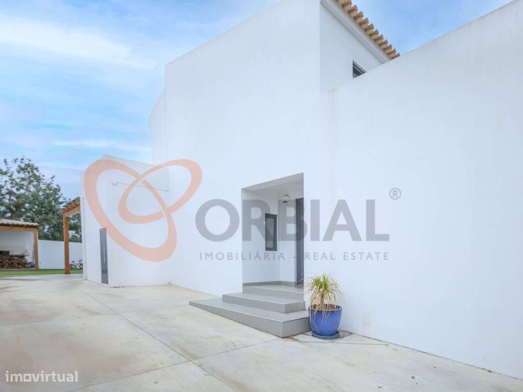 Moradia para venda em Albufeira com 6 quartos e piscina-51