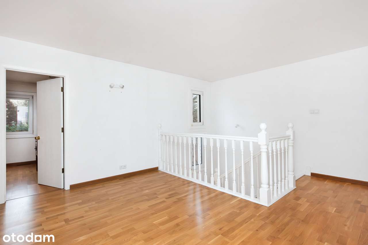 Biały dom czeka na skraju Piaseczna i Józefosławia-4