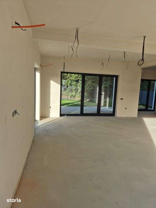 Duplex semifinisat Oasului 134mp utili 280mp teren - Imagine principală: 4/8